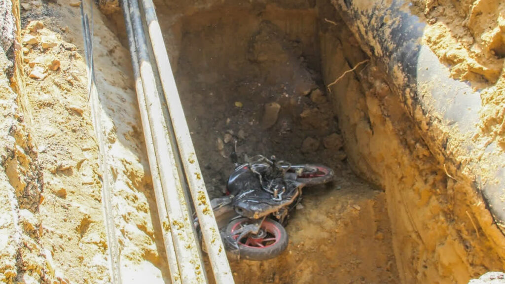 delhi janakpuri accident